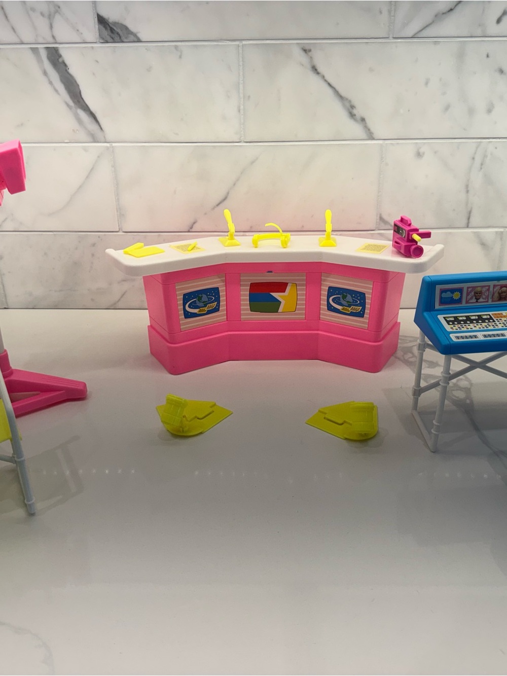 Vintage Barbie 6 o clock news room